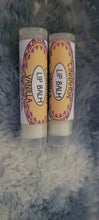 Load image into Gallery viewer, All Natural Lip Balm Set of 4 Cinnamon Vanilla or Sweet Orange Lavender or Peppermint - Sisters Soap Kitchen
